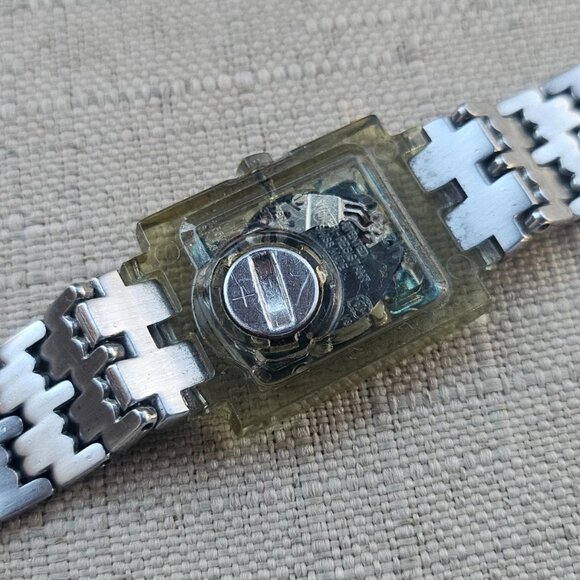 Vintage Swatch Swiss Ladies Wristwatch Quartz Analog Silver Tone Wrist Watch - Picture 10 of 12